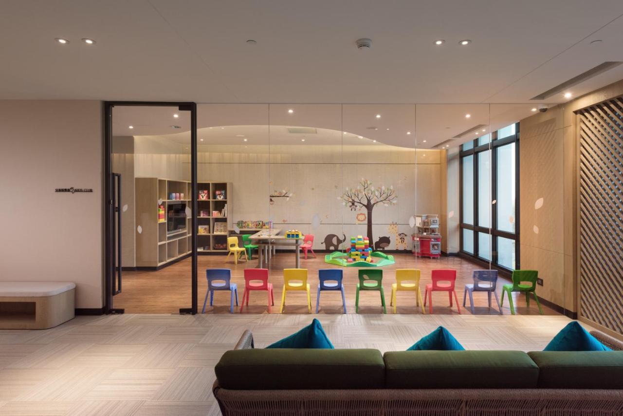 Готель Crowne Plaza Tainan By Ihg Екстер'єр фото The Children's Club at the hotel